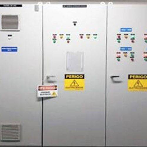 Usina Hidrelétrica CESP – Porto Primavera/SP – Cubículo de Comando e Proteção Baixa Tensão – DBTEC