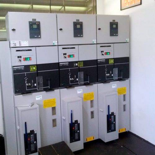 Usina Hidrelétrica CESP – Porto Primavera/SP – Cubículo de Seccionamento Média Tensão – Schneider Electric