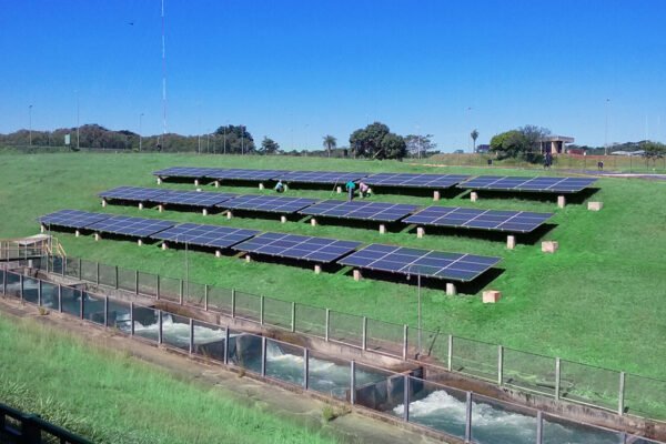 Usina Hidrelétrica CESP – Porto Primavera/SP –50 kWp – Estrutura fixa com arrefecimento bombeado