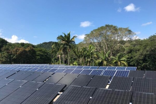 Usina Hidrelétrica CESP – Paraibuna/SP – 54 kWp – Estrutura Fixa em Laje
