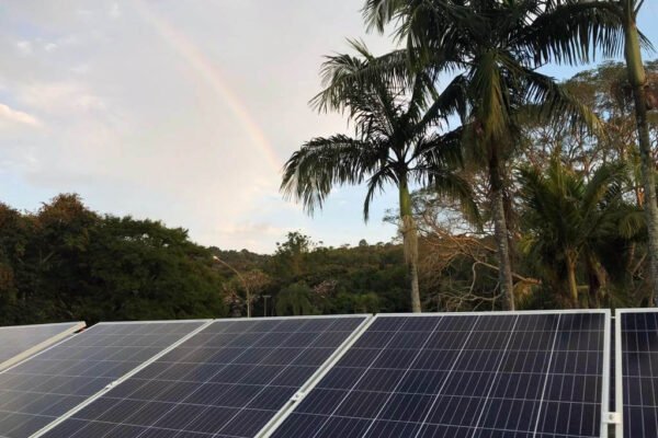 Usina Hidrelétrica CESP – Paraibuna/SP – 54 kWp – Estrutura Fixa em Laje
