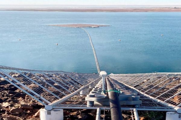 Usina Hidrelétrica FURNAS – Araporã/MG – 200 kWp – Encaminhamento e Berço Cablagem