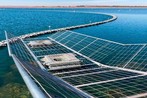 Usina Hidrelétrica FURNAS – Araporã/MG – 200 kWp – Encaminhamento e Berço Cablagem