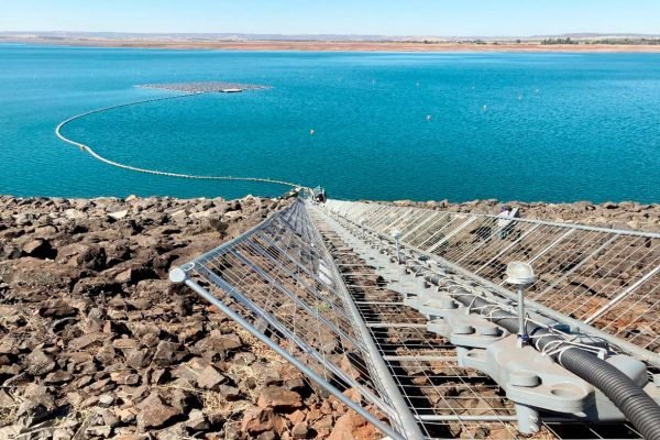 Usina Hidrelétrica FURNAS – Araporã/MG – 200 kWp – Encaminhamento e Berço Cablagem